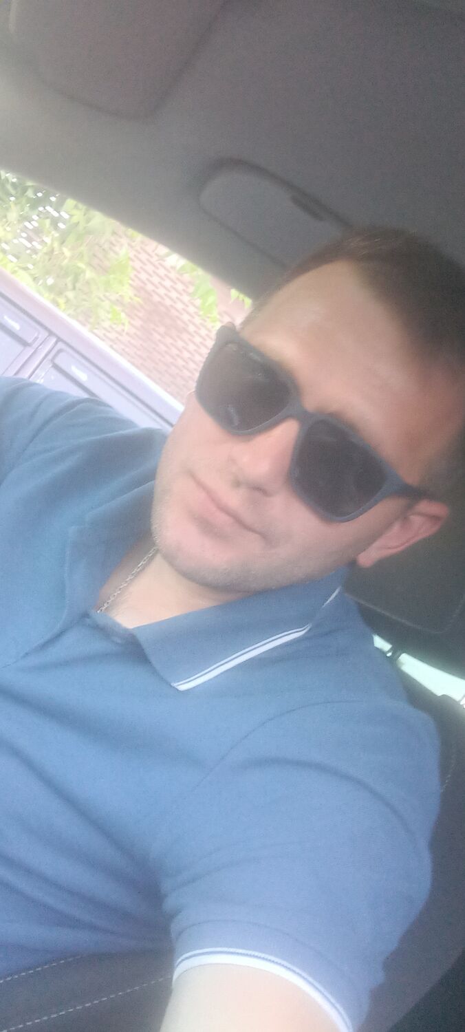 35224711  Ivan, 36 ,    