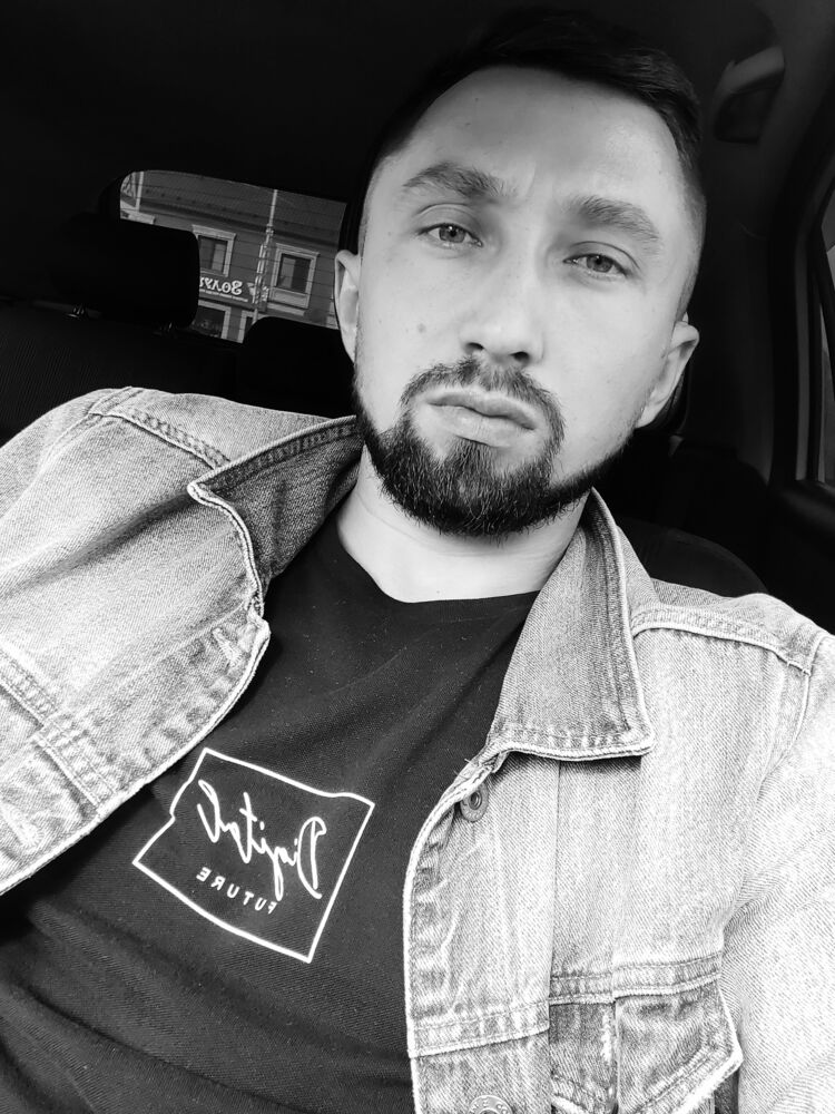  ,   Viktor, 32 ,   ,   , c , 