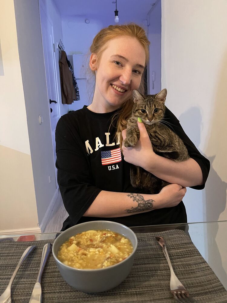  26203821  Mari, 28 ,    -