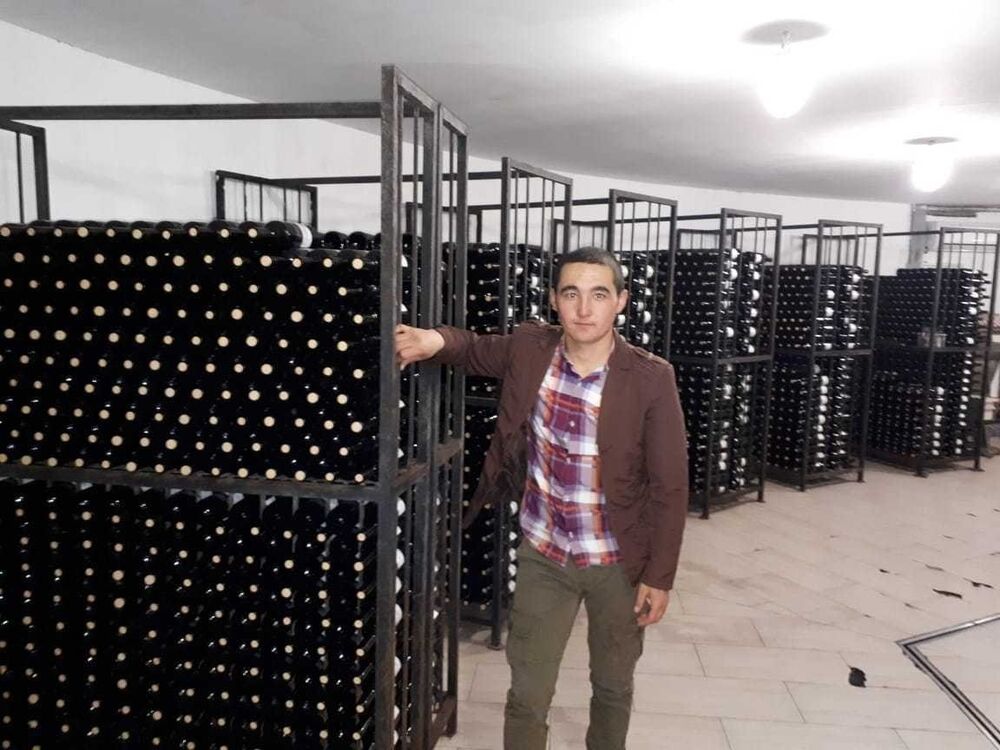  ,   Akobr, 29 ,   