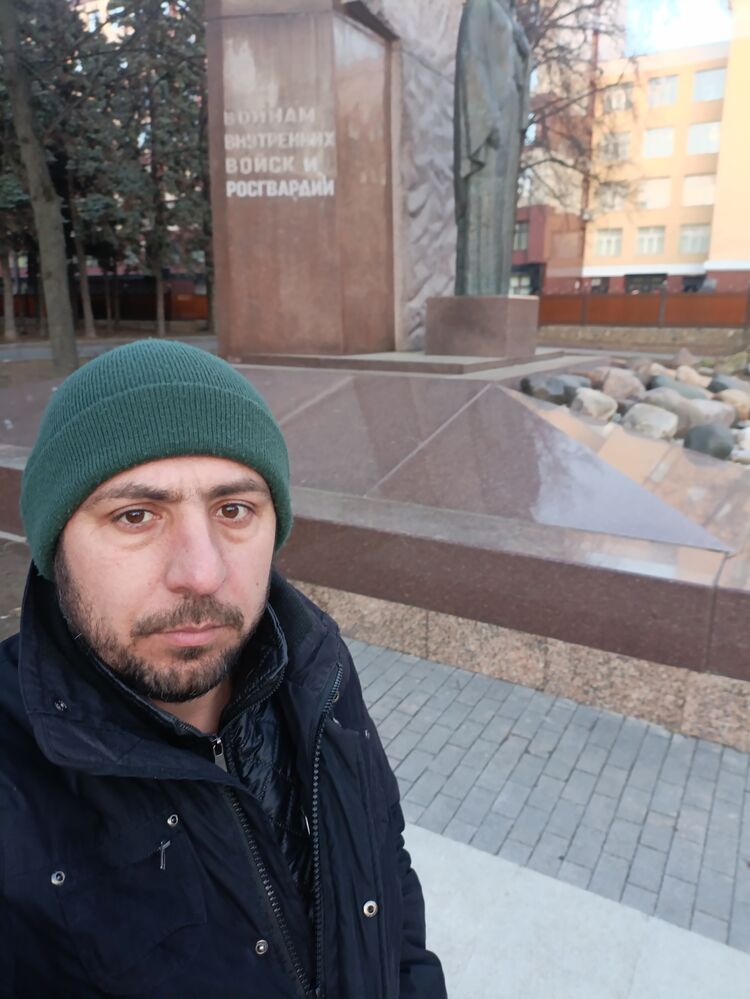 50449301  Murad, 39 ,    