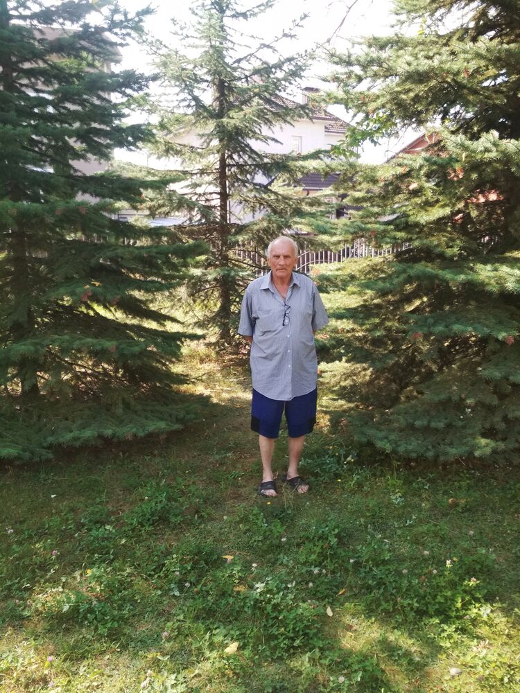  46718681  Igor, 64 ,    