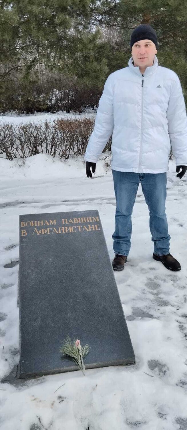  49652861  , 33 ,    