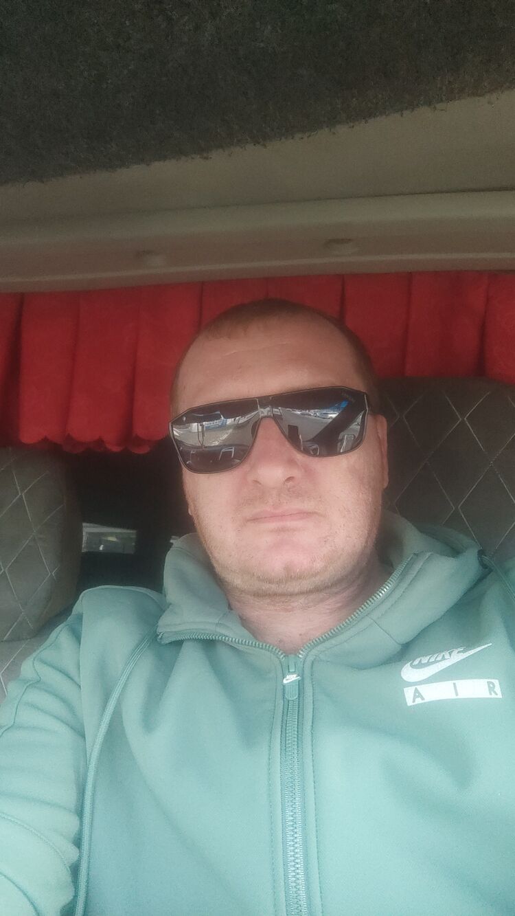  47235421  Artem, 37 ,    