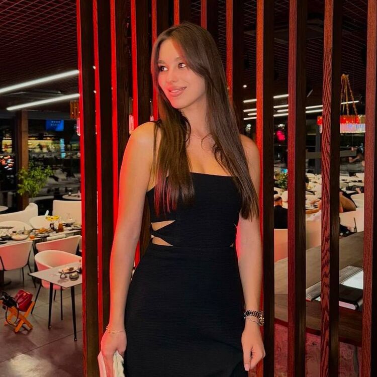  47373271  Anna, 24 ,    