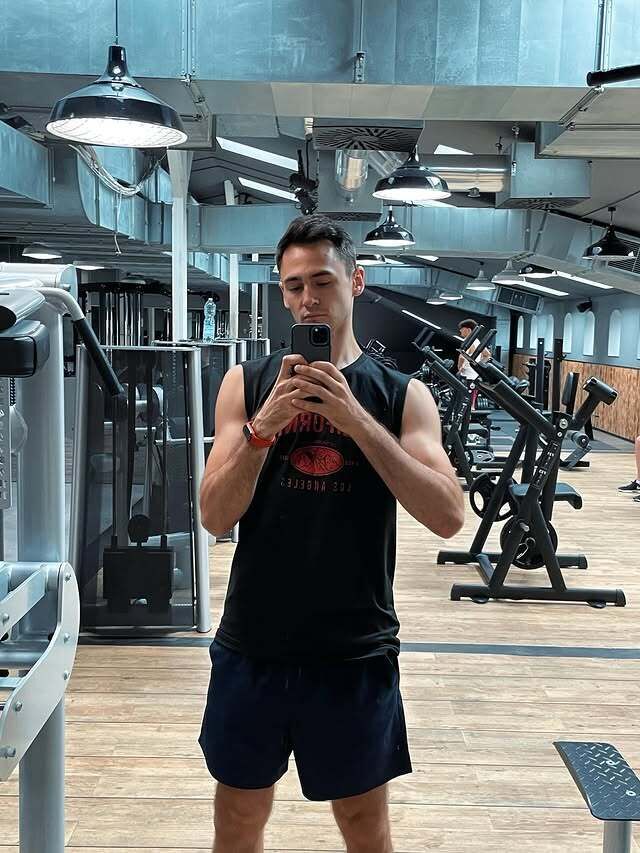  53399921  Roman, 30 ,    