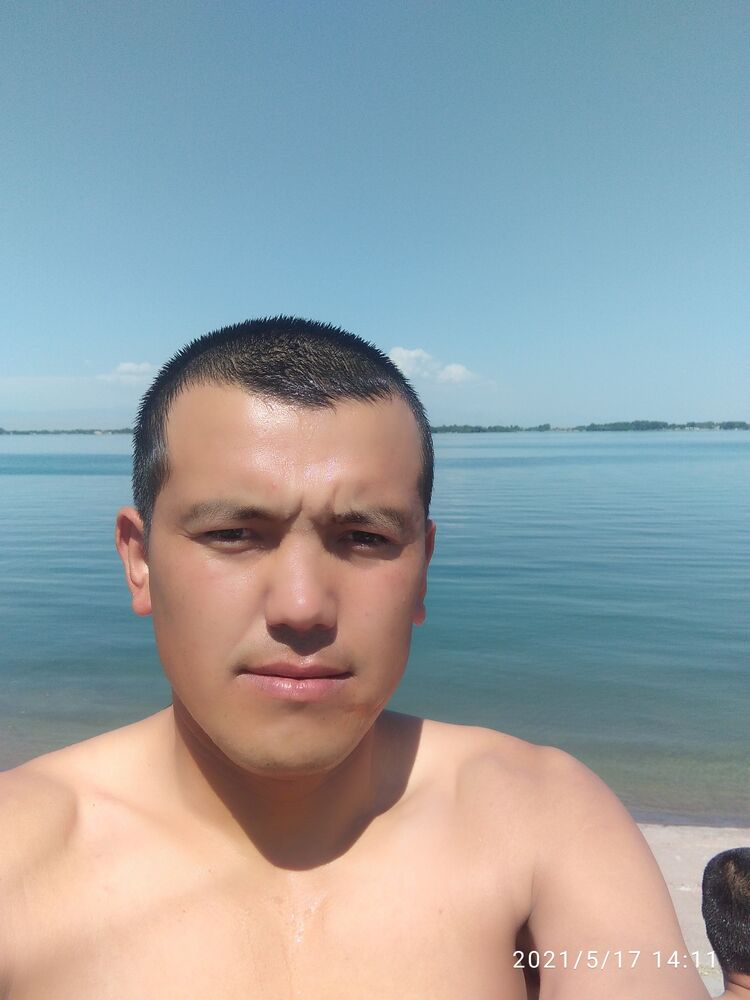  23984921  Farrux, 37 ,    