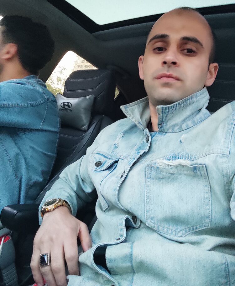  30056811  ELNUR, 40 ,    --