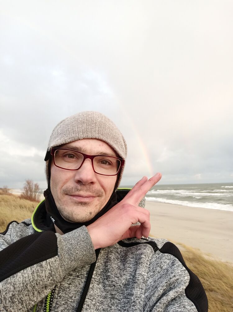  ,   Anton, 39 ,   , 