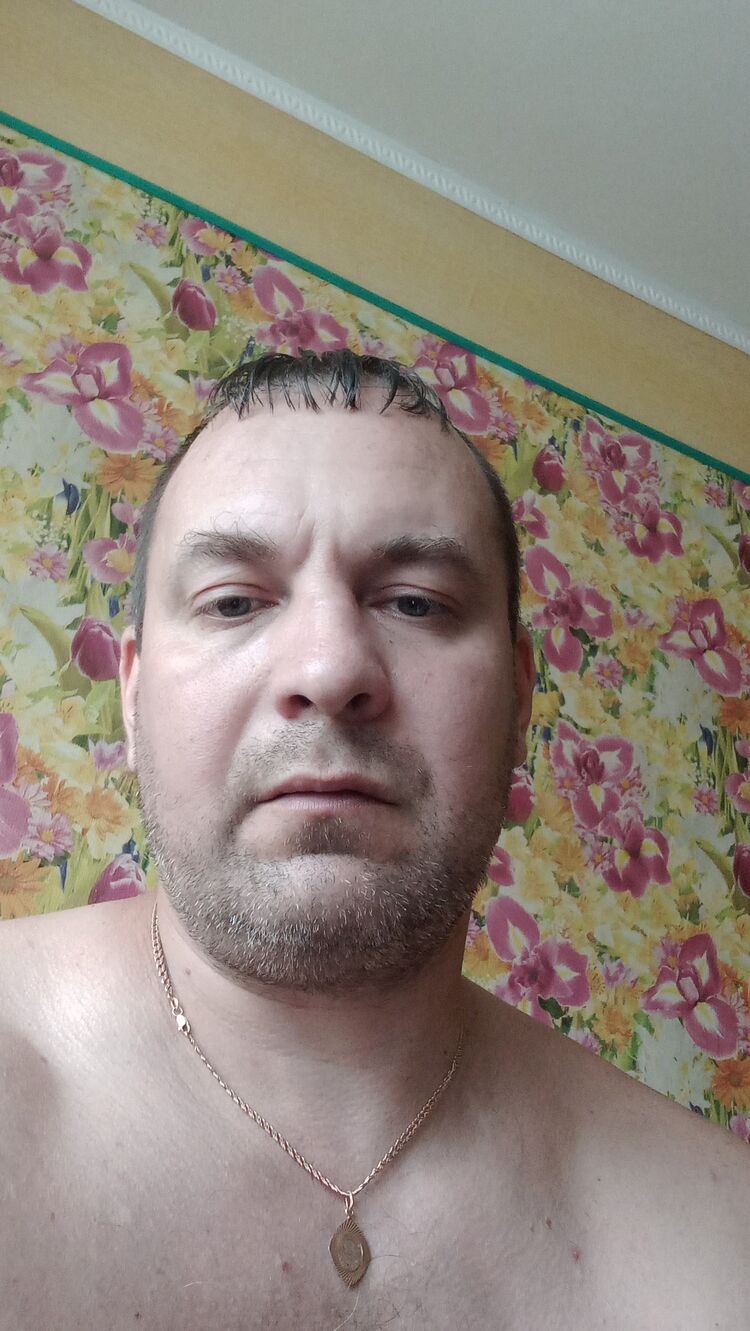  33015781  Den, 44 ,    