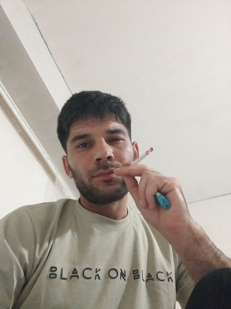  44358621  Eli, 29 ,    
