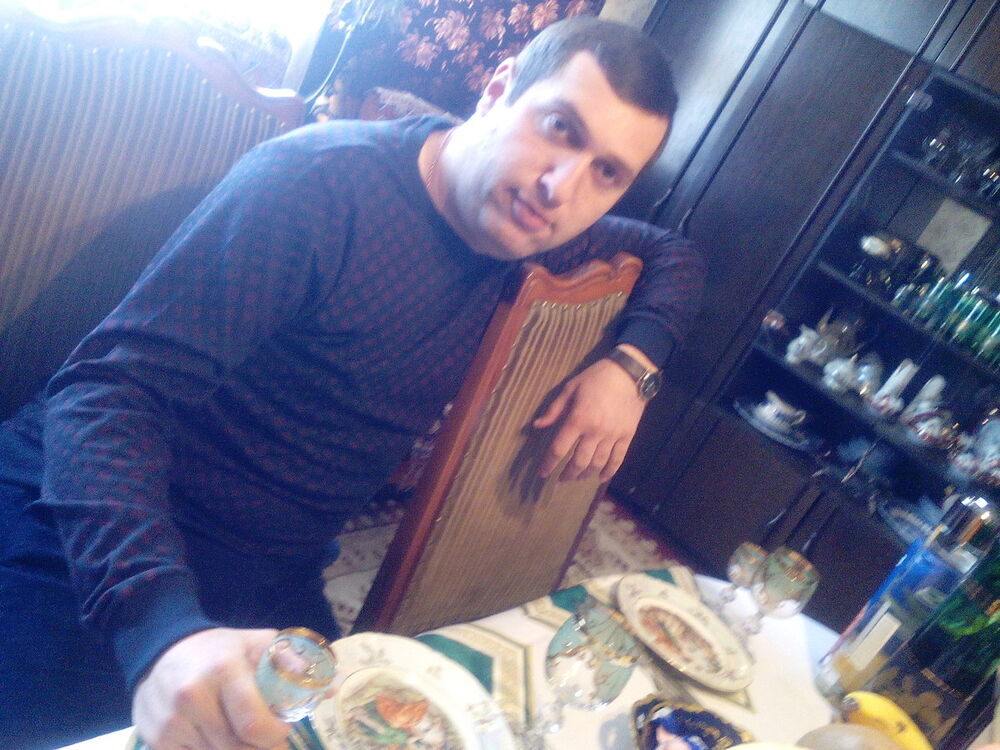  6990151  Arkadi, 37 ,    