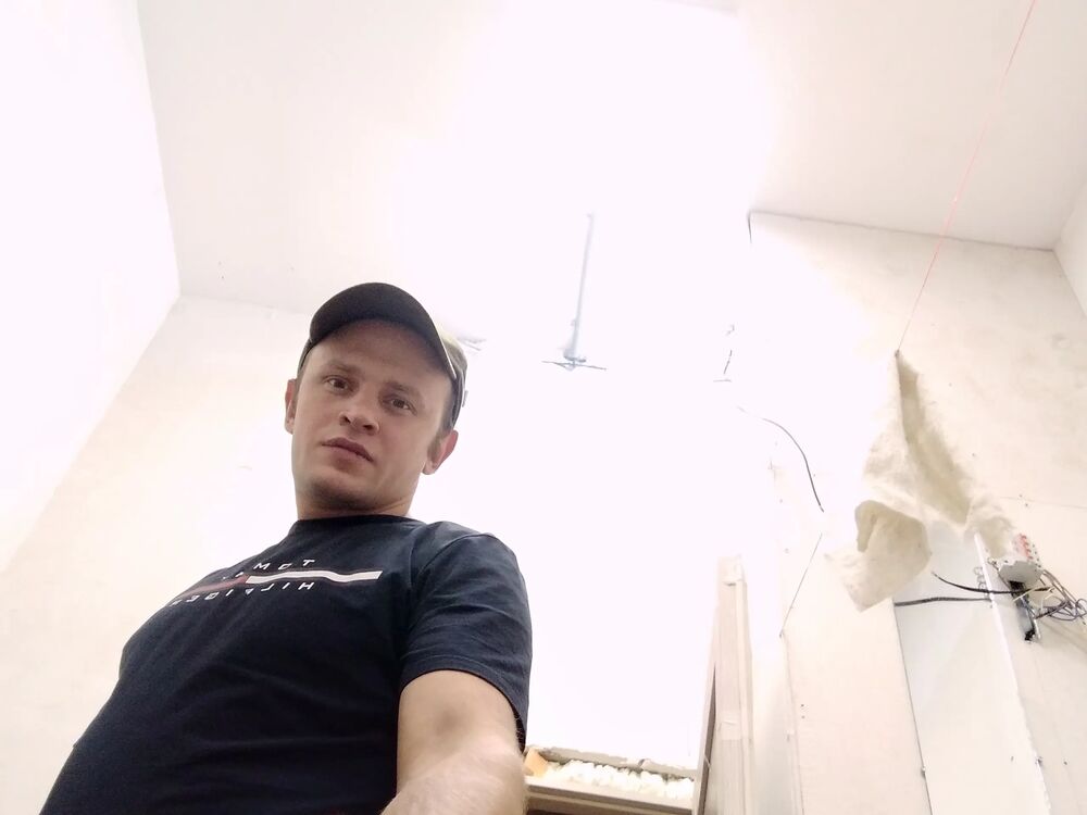  30385911  Aleksandr, 35 ,     