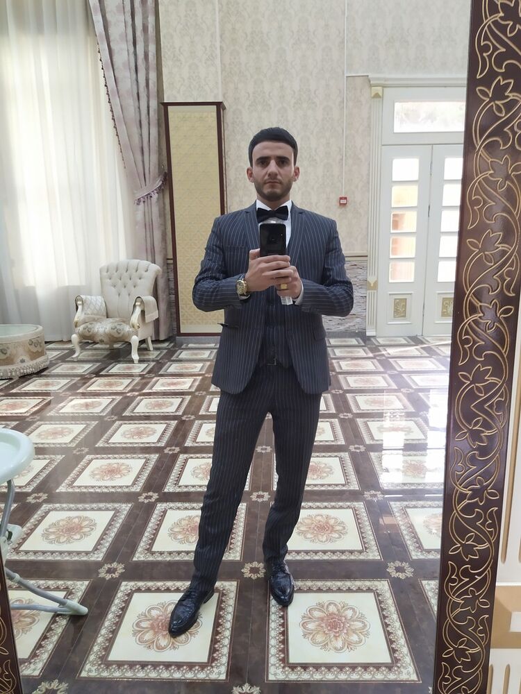  17599041  Zaur, 37 ,    