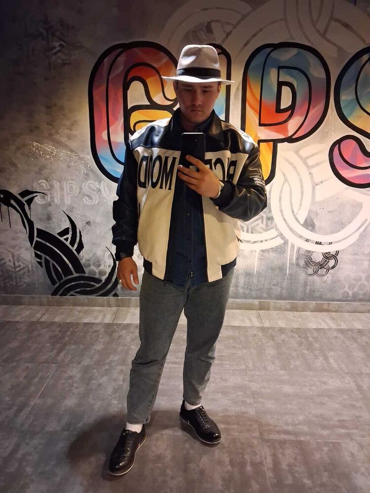  53438251  , 31 ,    