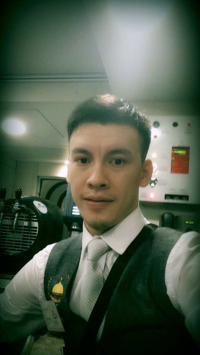 ,   Zhaks, 32 ,     , c 