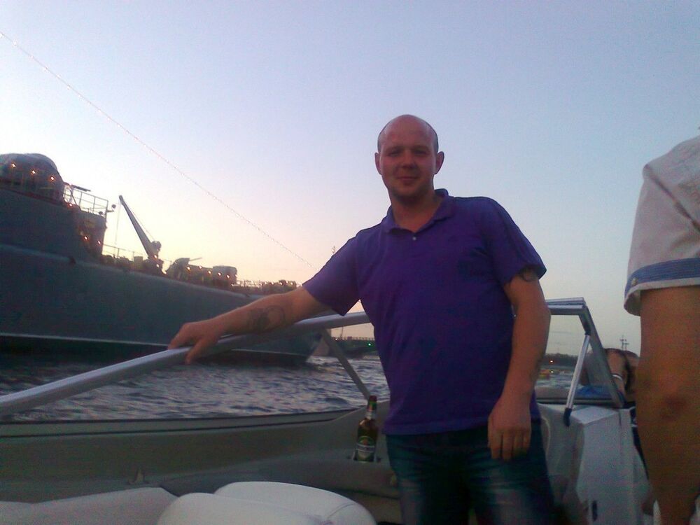  17588811  Vlad, 43 ,    