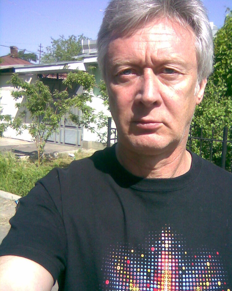 15826261  Sergey, 56 ,    
