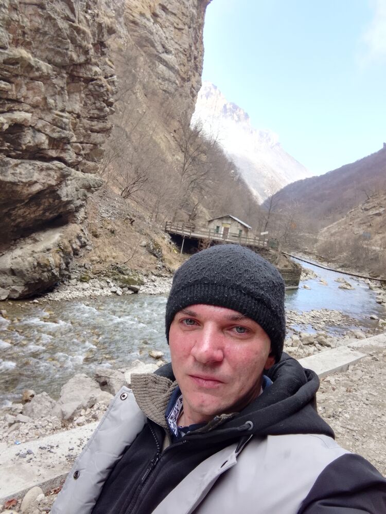  --,   Pavel, 33 ,   ,   , c , 