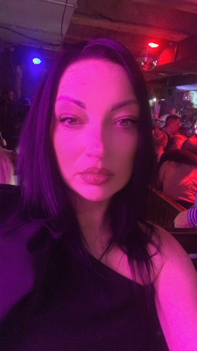  ,   Kris, 43 ,   ,   