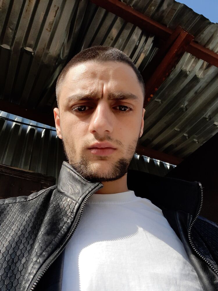  22943521  Gevorg, 27 ,    