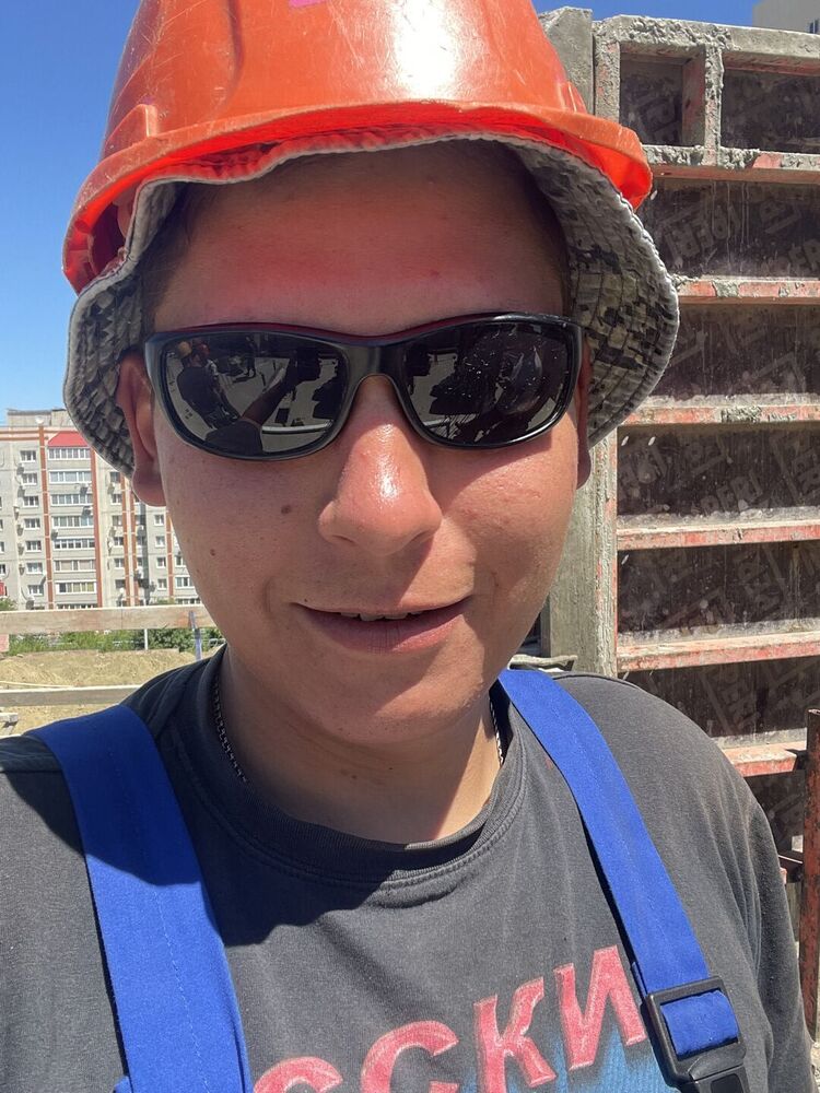  29408651  Miki, 26 ,    