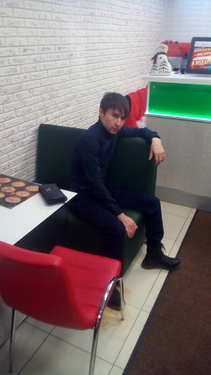  22314751  Adam, 29 ,    