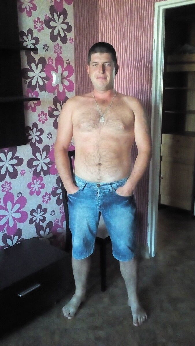 8011781  Sergei, 39 ,    