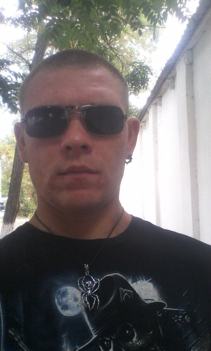  10884981  , 34 ,    