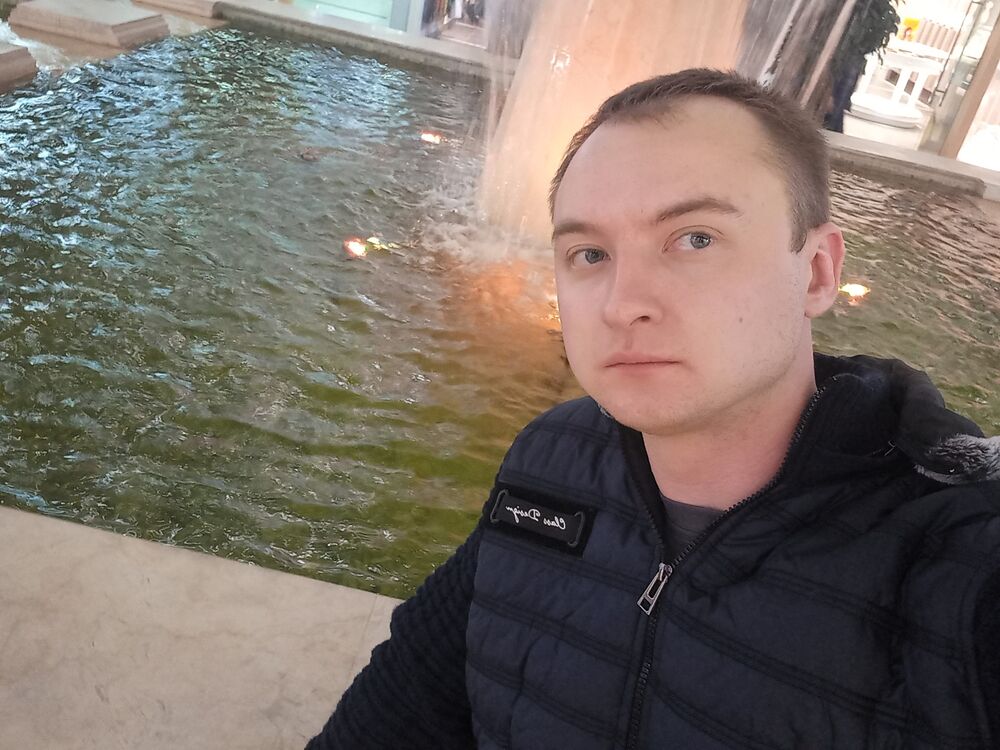  ,   Maxim, 32 ,   ,   