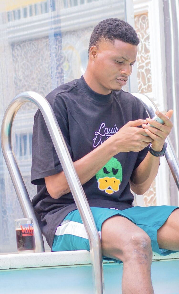  41326911  , 33 ,    