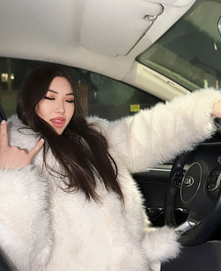  54841141  Liana, 21 ,    