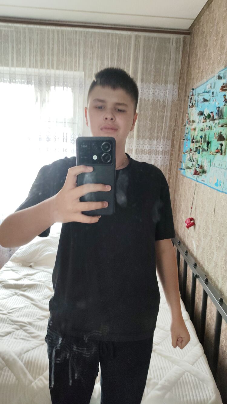  53646091  Matvey, 19 ,     