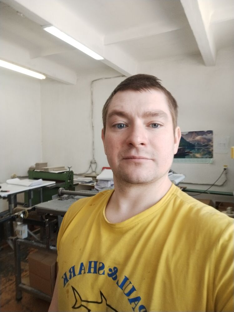  32727631  , 37 ,    