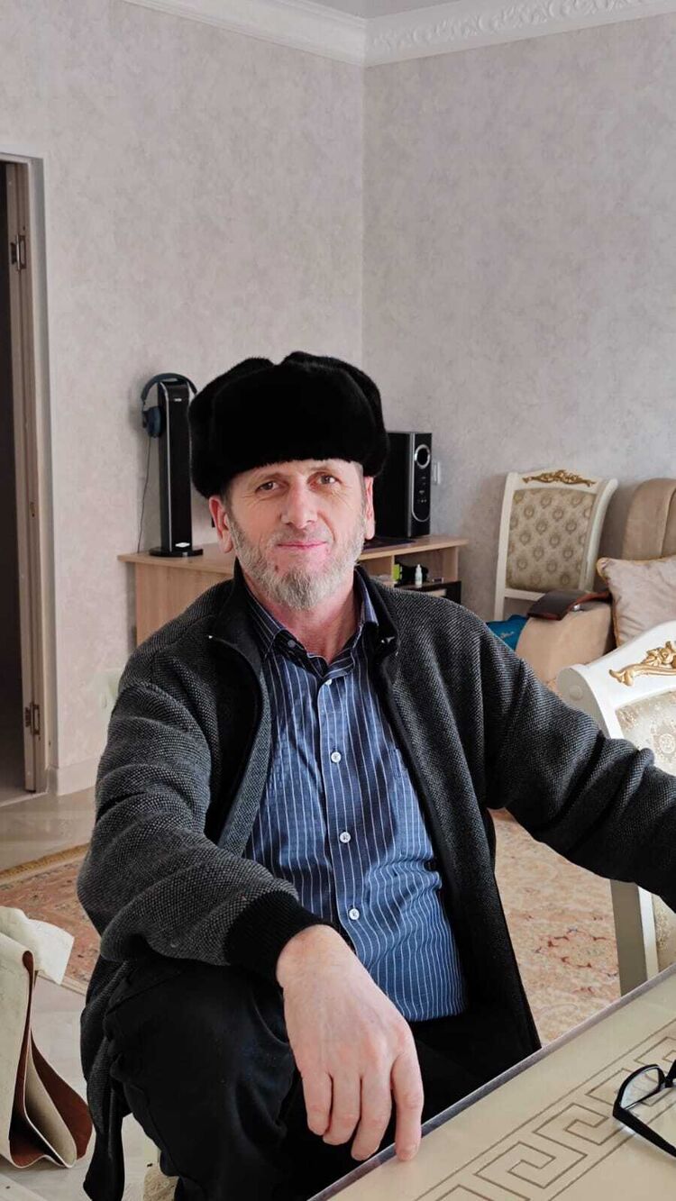  ,   Adam, 51 ,   ,   
