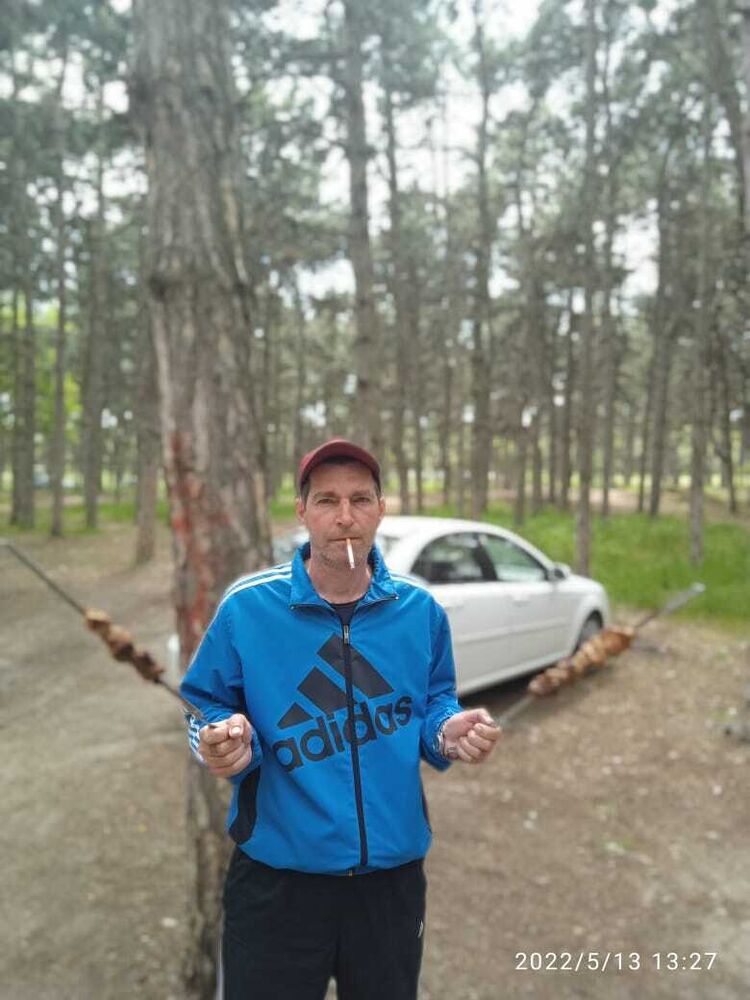  53543071  Roman, 49 ,    