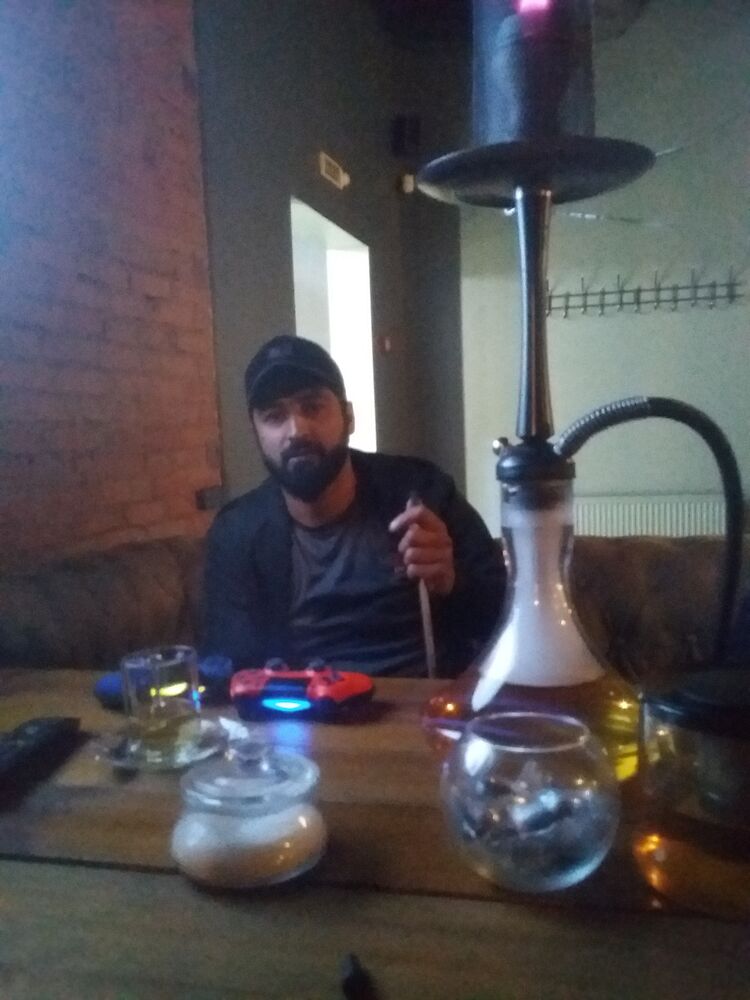  ,   Ali, 32 ,   ,   , c , 