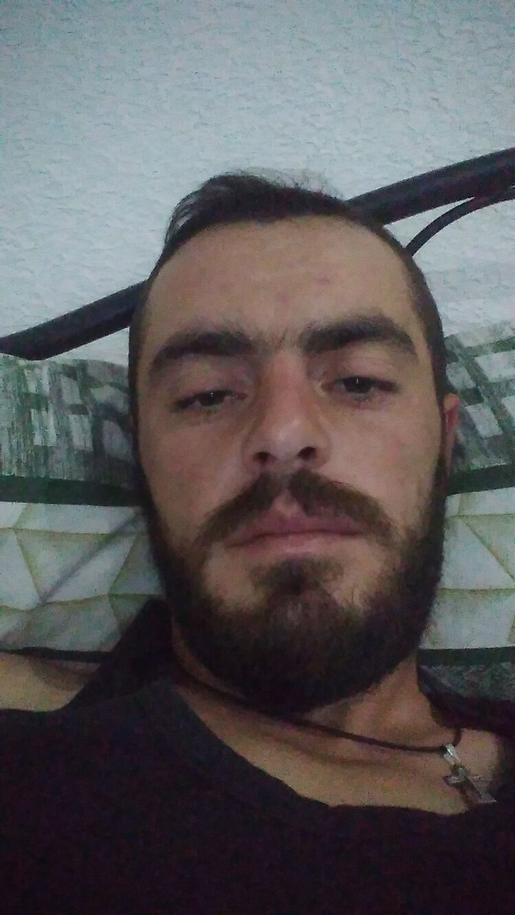  46986711  Ruben, 30 ,    
