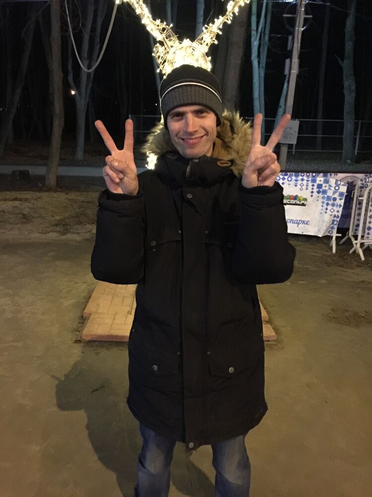  38050731  Vladimir, 38 ,    