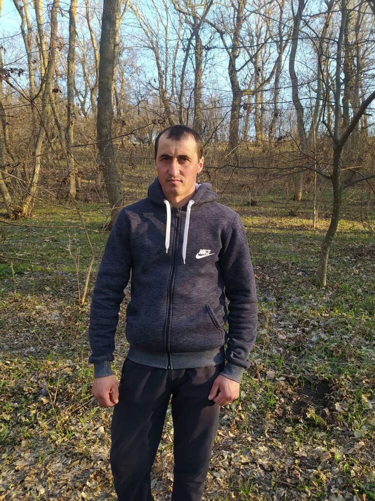  ,   Sasa, 34 ,   ,   