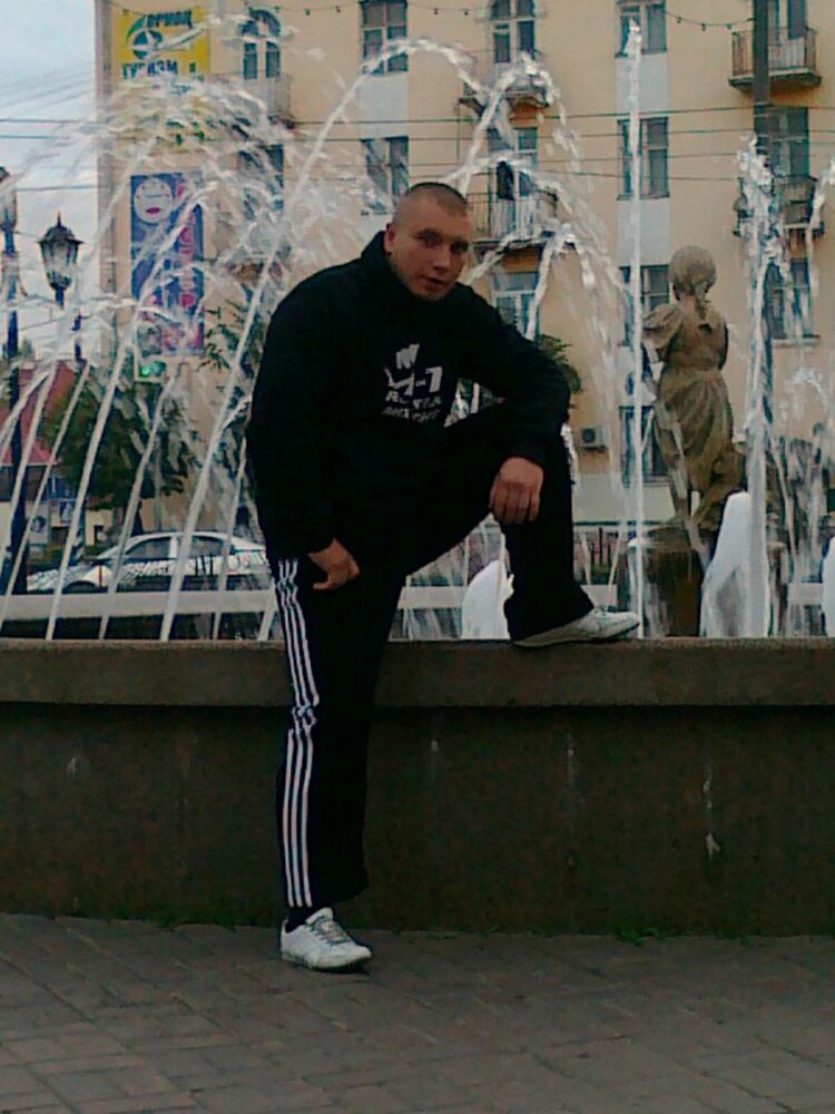  5711531  Alex, 40 ,    
