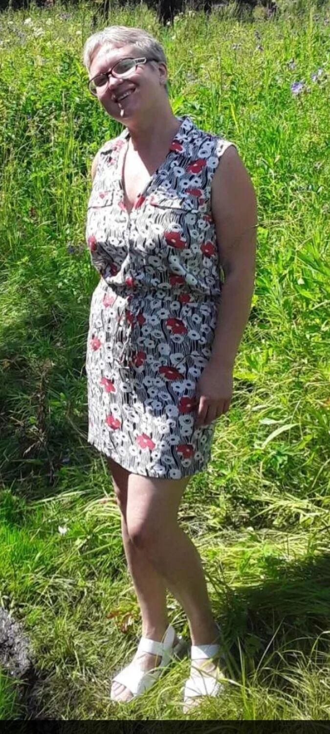  53459081  ELENA, 49 ,    