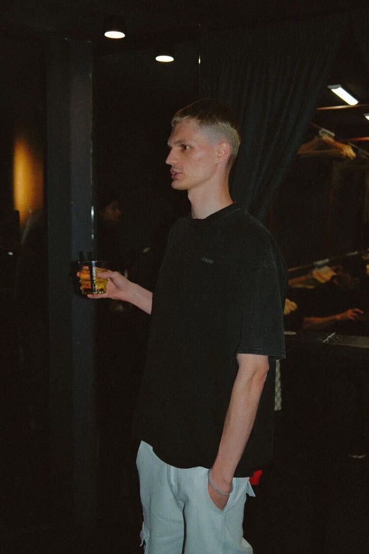  -,   , 24 ,   ,   