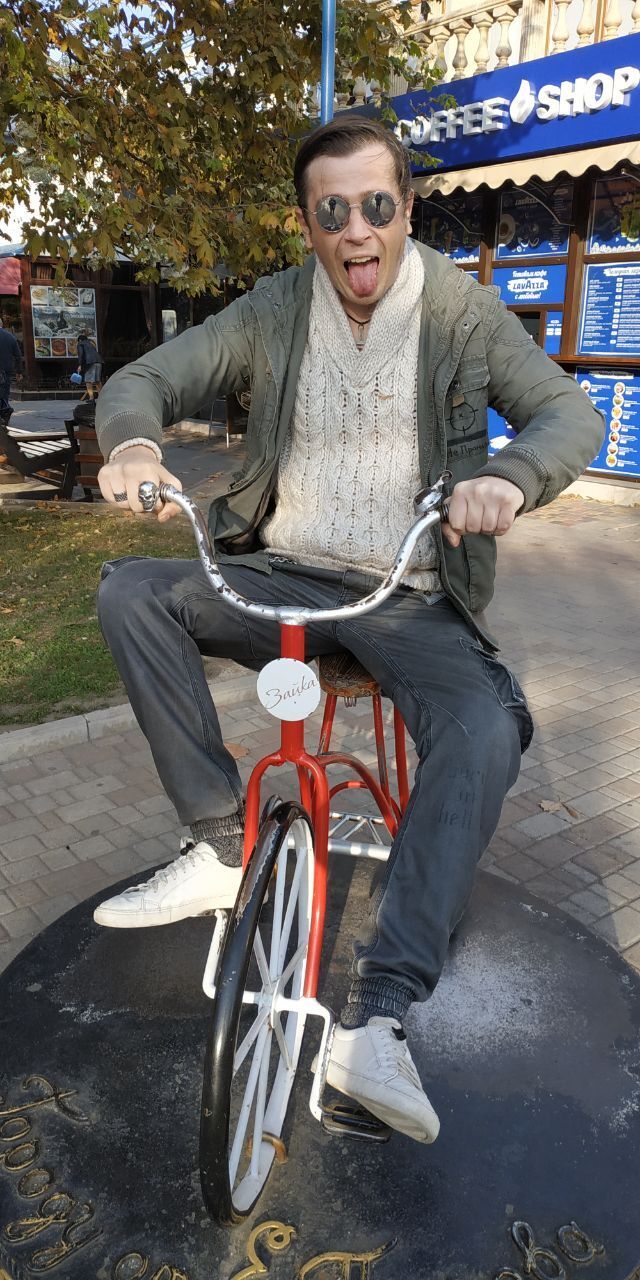  ,   Alejandro, 42 ,   ,   