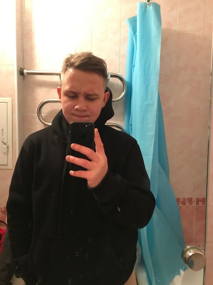  ,   Maksim, 21 ,   ,   