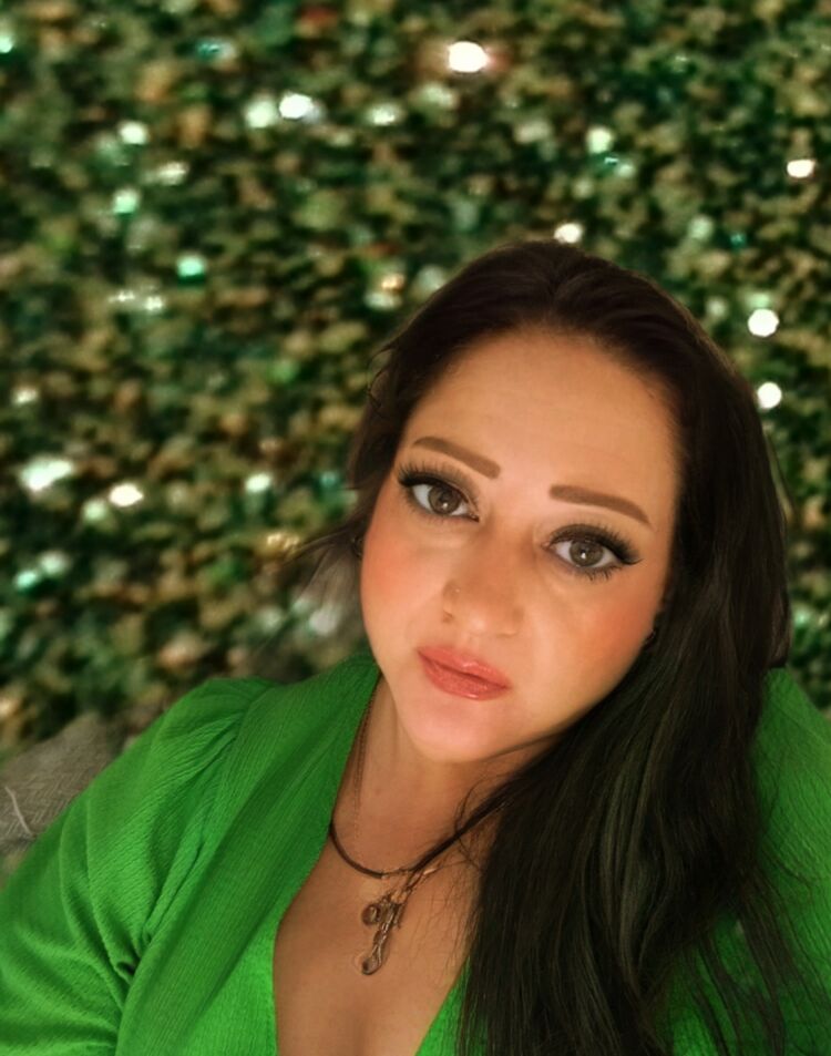  ,   Hayat, 49 ,     , c 