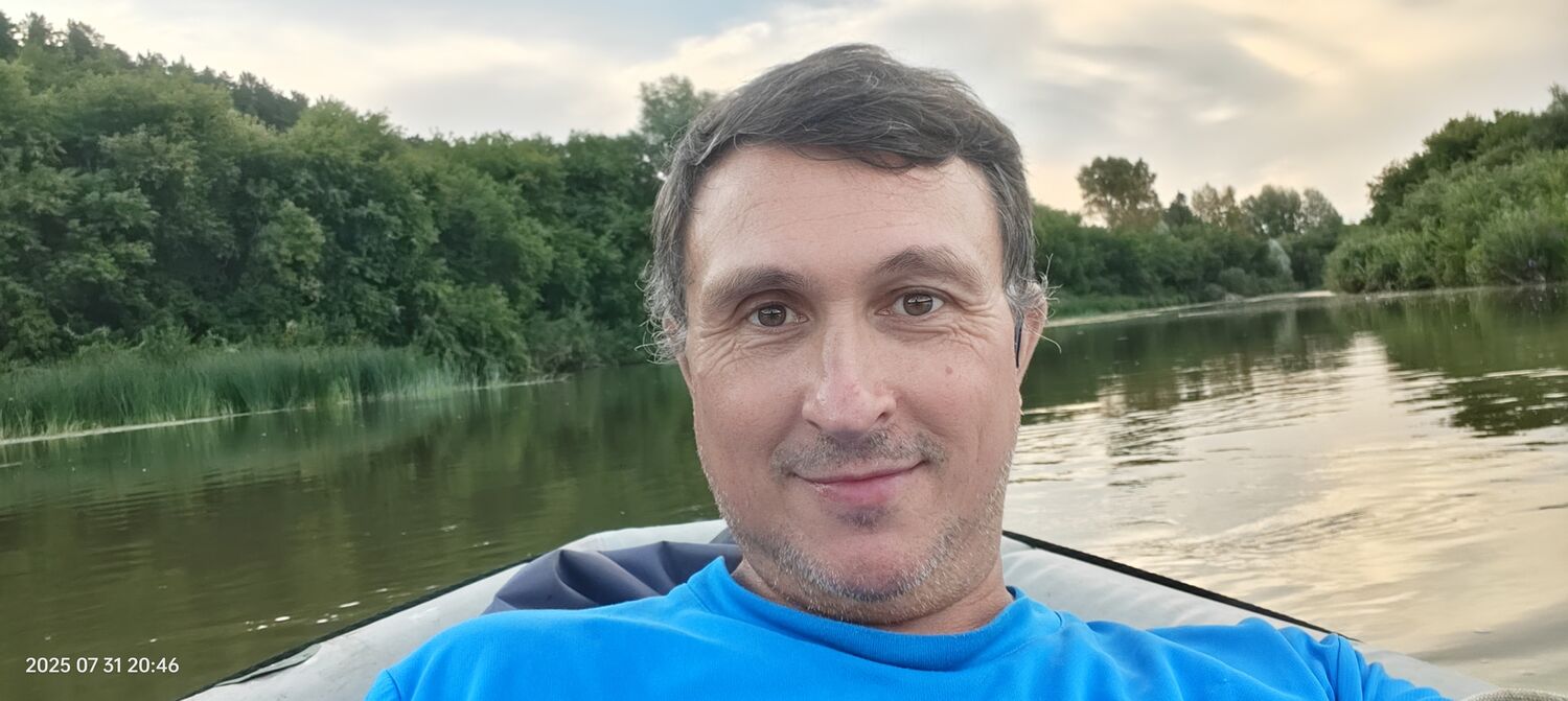  53681501  Pavel, 52 ,    