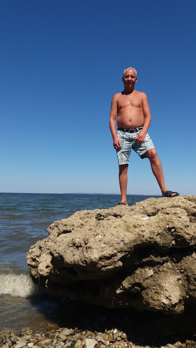  ,   Valeri, 61 ,     , c 