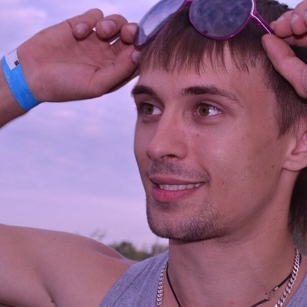  ,   Anton, 38 ,   , 