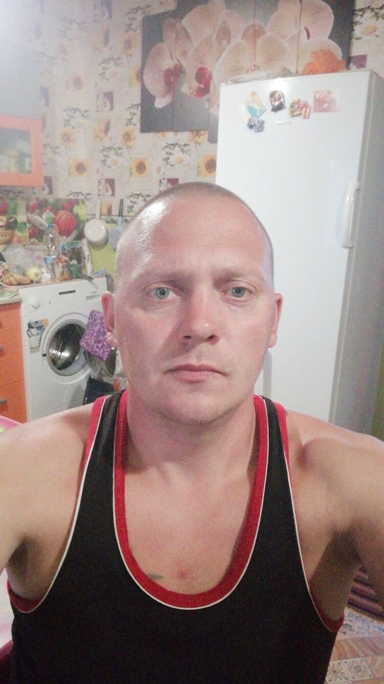  43754541  Andrei, 39 ,    